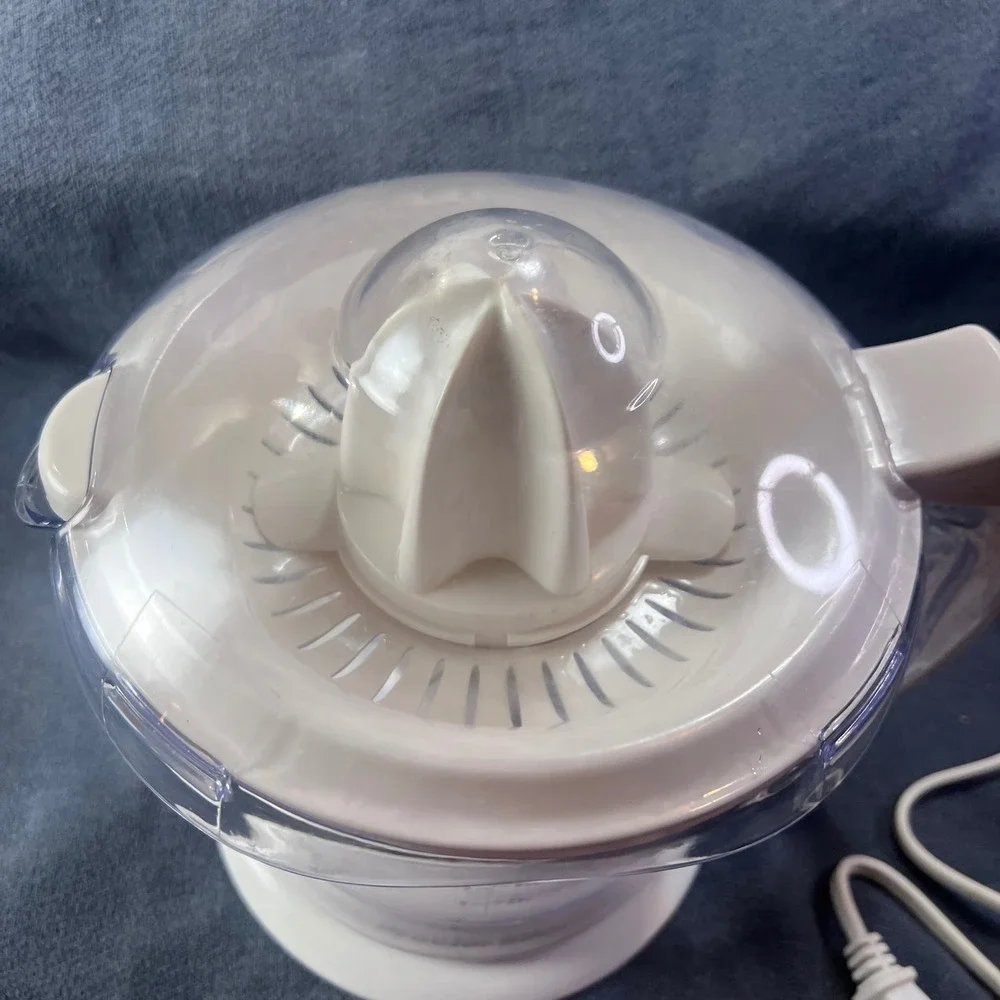 Proctor Silex 66332 Electric Citrus Juicer 34oz White Alex's Lemonade Stand J09